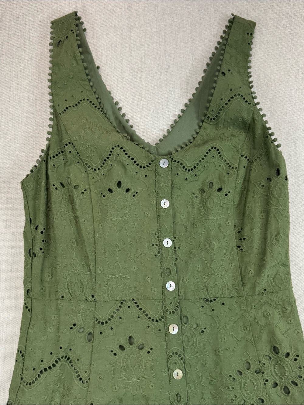 House Of Harlow 1960 Drop Waist Eyelet Faux Button Front Dress Olive Green Sz 6 - Picture 4 of 14